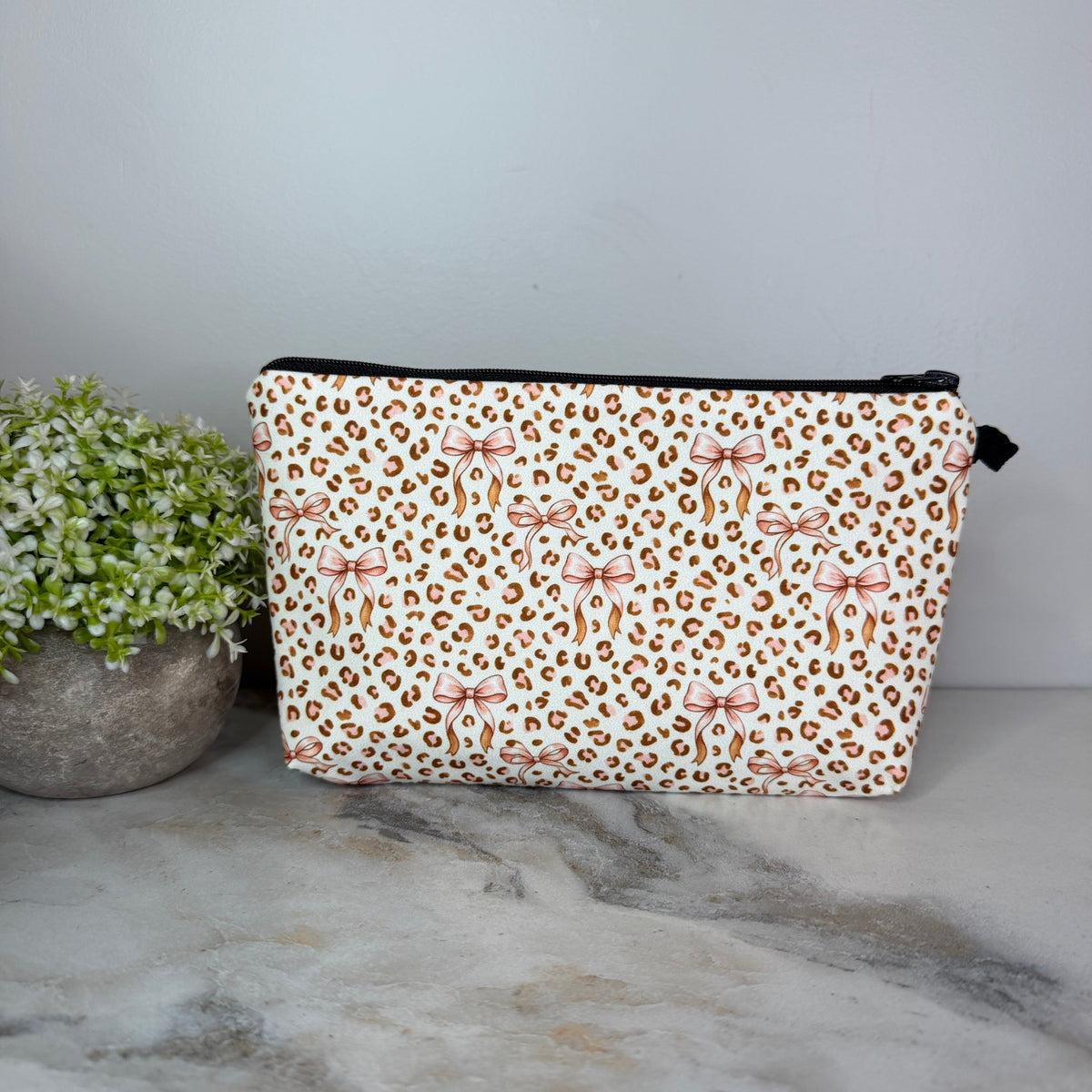 Pouch - Animal Print Bows
