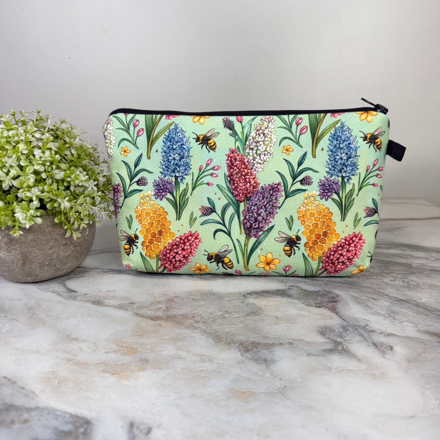 Pouch - Bees Hydrangea on Mint